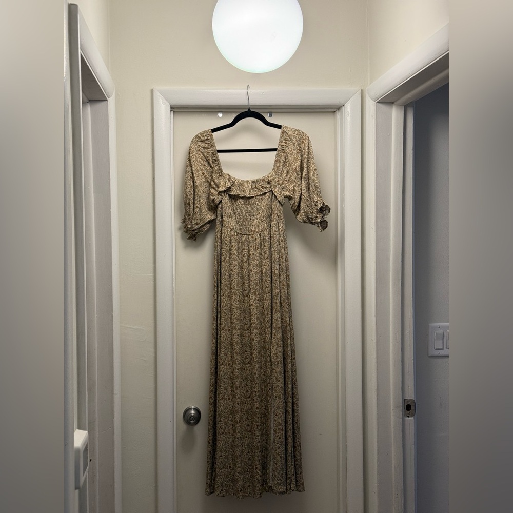 Puff sleeve floral maxi dress NWT!